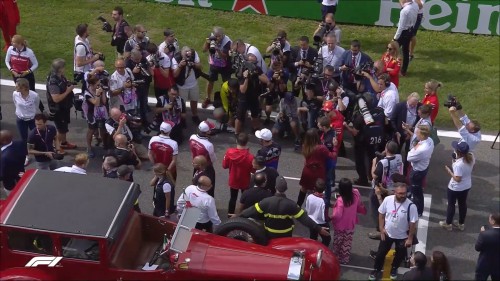 cap_LIVE_Pre-Race_in_Monza_2019_Italian_Grand_Prix-Nes9b-wOtxs_000433_01.jpg