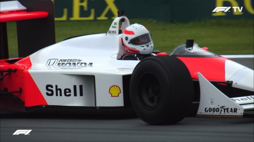 cap_1920_Brazil_Thursday_Paddock_Pass_F1TV_000039_02.jpg