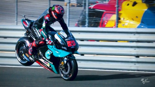 cap_moto2R_000052_01.jpg