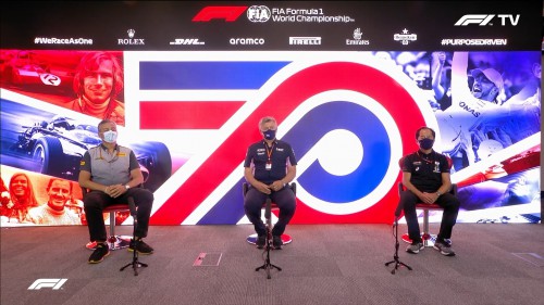 cap_2004_GB_F1_PRESS_CONFERENCE_F1TV_000005_01.jpg